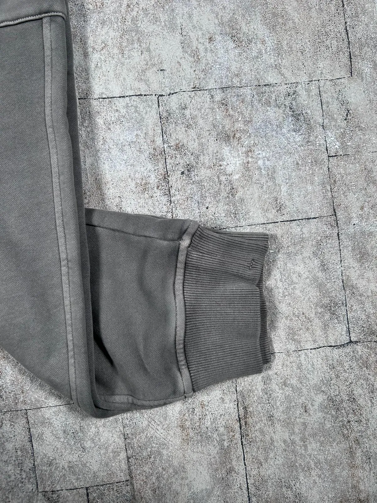 C.P. COMPANY RESIST DYED LENS SWEATPANTS