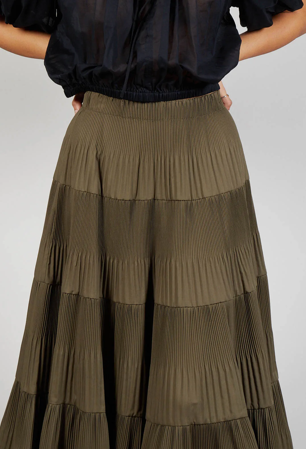 Ribbed Midi Skirt in Avocado